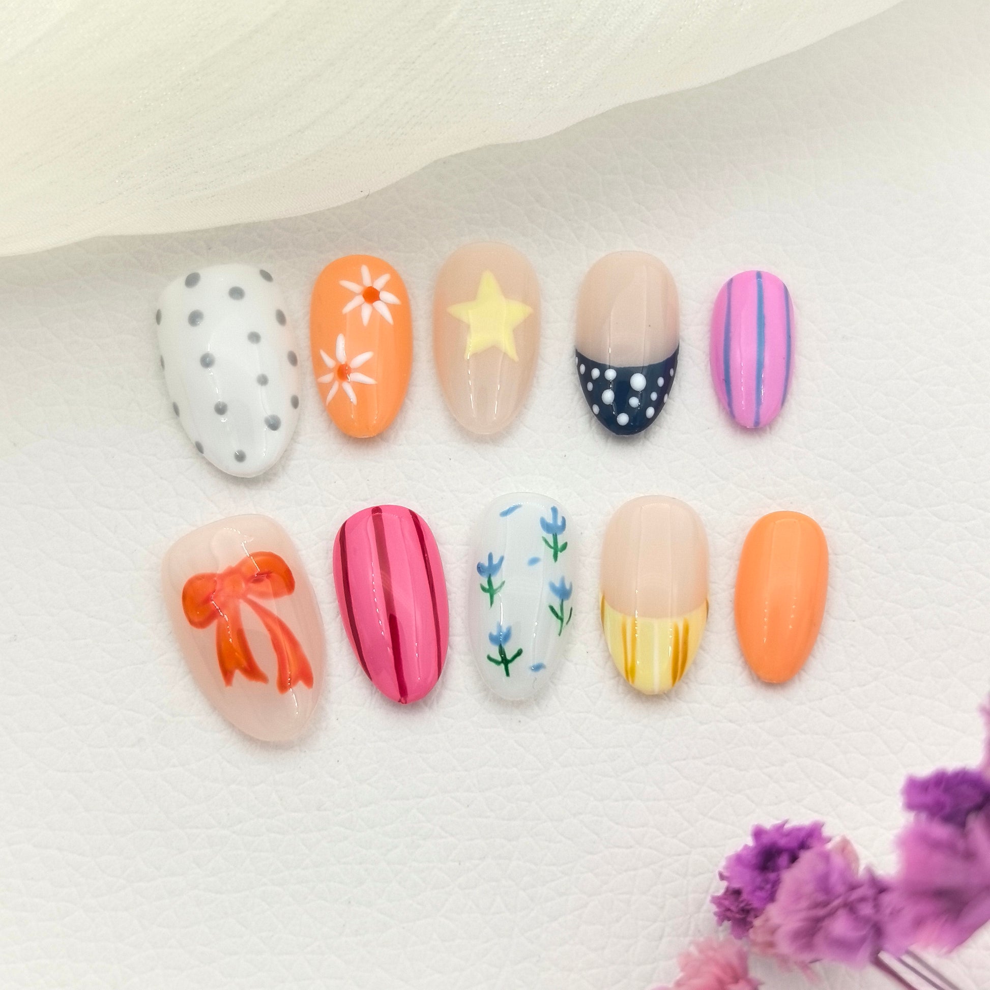 Fresh & Delicate Hand-Painted Premium Press-on Nails